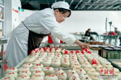 （新春走基层）丙午马年